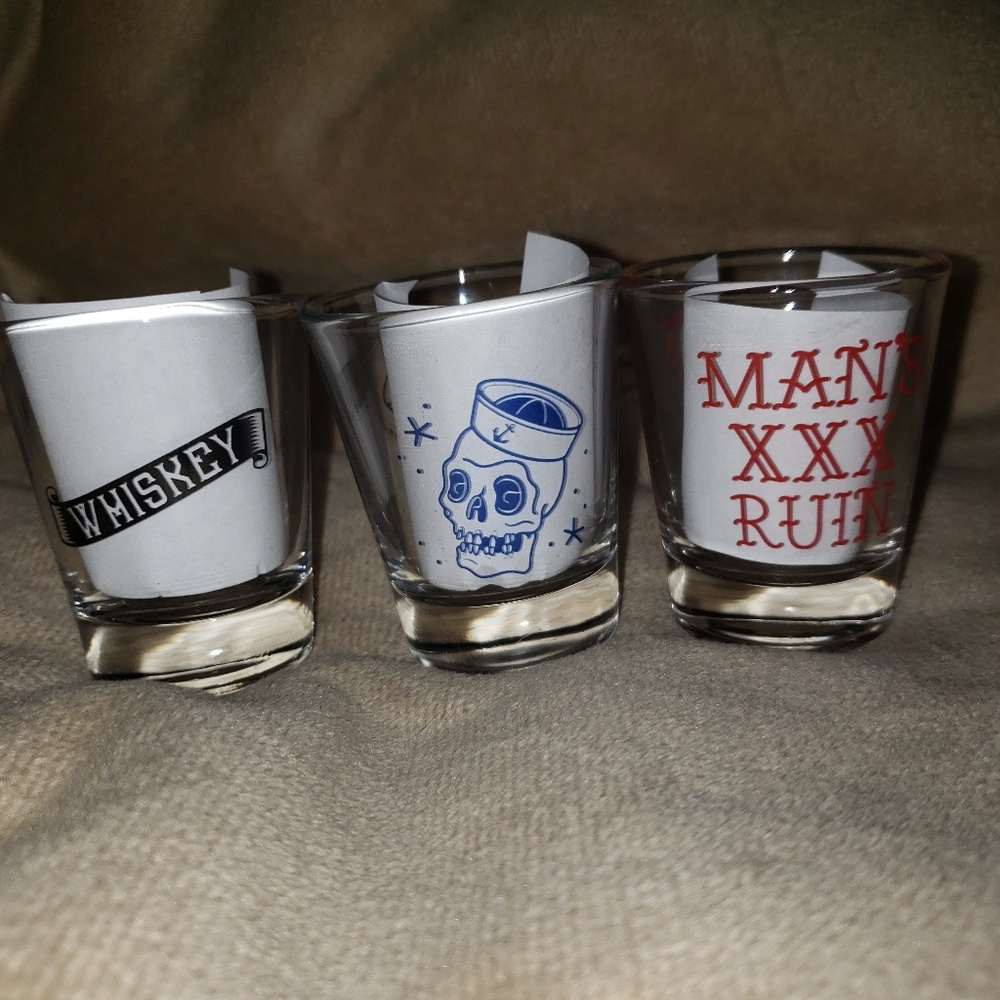 Sourpuss 3pc Limited Edition 2oz Shot Glass Set Whiskey Man's Ruin Skull Sailor